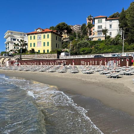 Vicino Al Mare In Centro Sulla Nuova Pista Ciclabile Lägenhet Imperia Exteriör bild