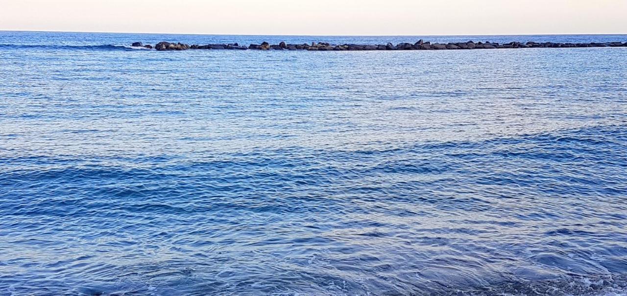 Vicino Al Mare In Centro Sulla Nuova Pista Ciclabile Lägenhet Imperia Exteriör bild