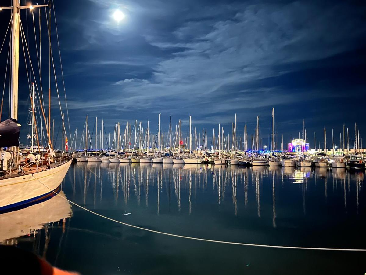 Vicino Al Mare In Centro Sulla Nuova Pista Ciclabile Lägenhet Imperia Exteriör bild