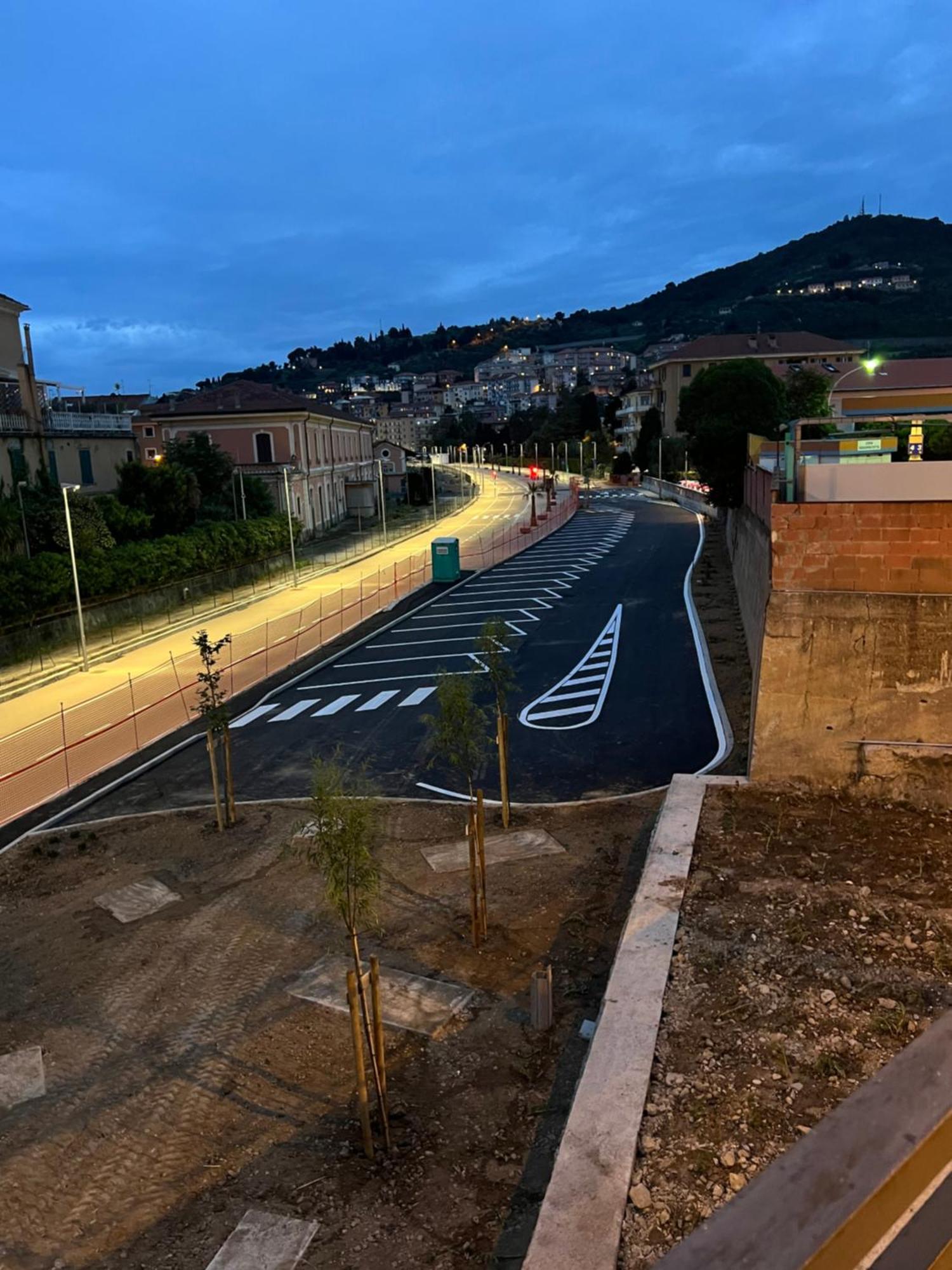 Vicino Al Mare In Centro Sulla Nuova Pista Ciclabile Lägenhet Imperia Exteriör bild